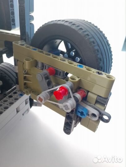 Lego Tehnic Land Rover Defender 42110