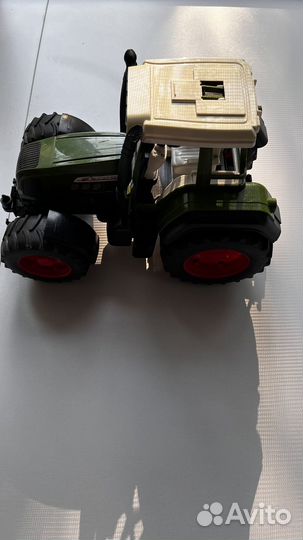Игрушка Bruder трактор