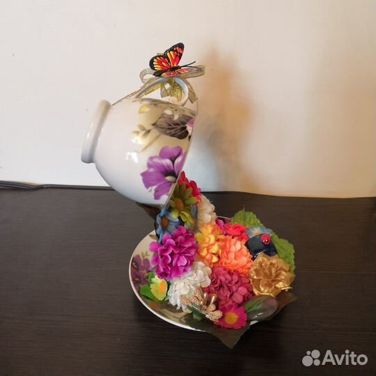 Парящая чашка