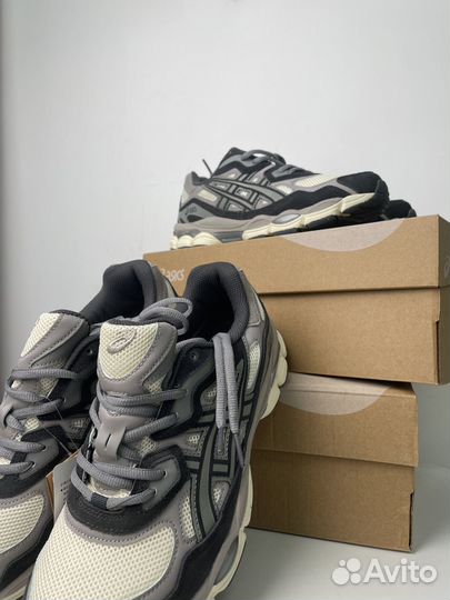 Кроссовки asics