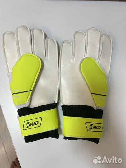 Вратарские перчатки новые