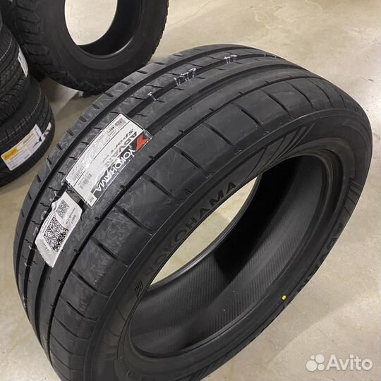 Yokohama Advan Sport V107 255/40 R21 102Y