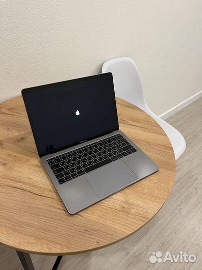 Apple MacBook Pro 13 2017, i5, 8 gb, ssd 128