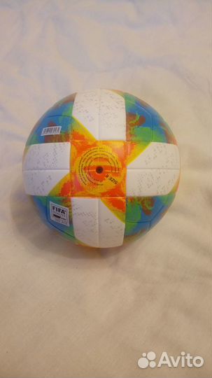 Неоригинальный мяч Adidas Conext19