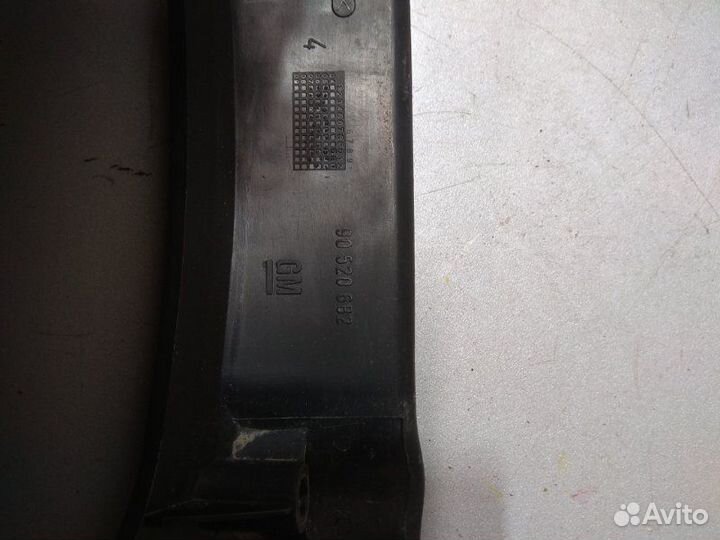 Воздухозаборник Opel Astra H