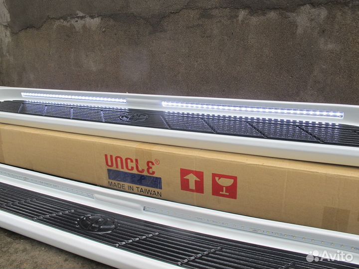 Land Cruiser 100 Пороги неоновая подсветка E1KF1