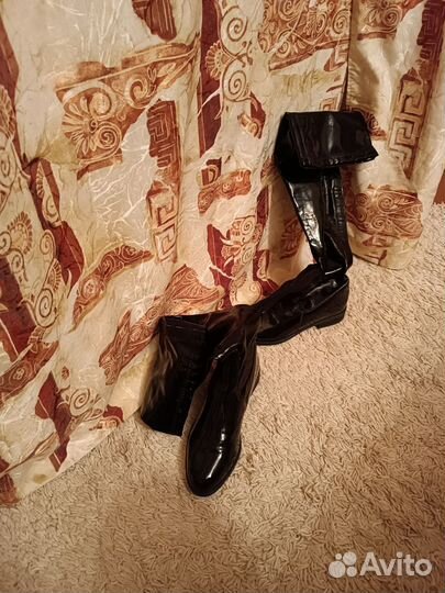Сапоги лаковые демисезонные 37 размера