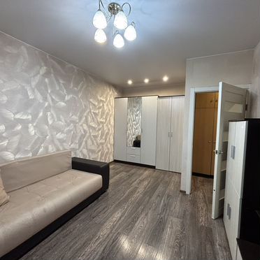 10 и более-к. квартира, 39 м², 14/14 эт.