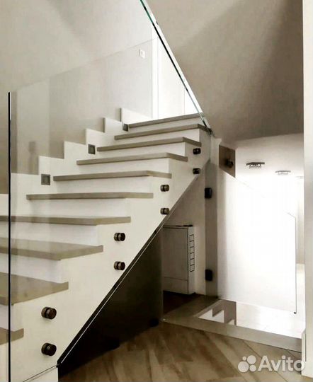 Ограждение для лестницы из ударопрочного стекла