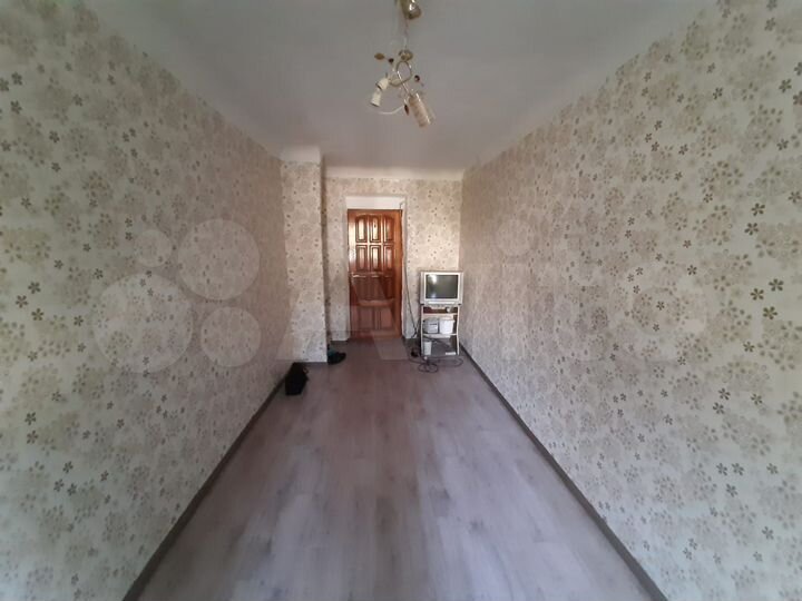 Комната 13 м² в 4-к., 1/4 эт.