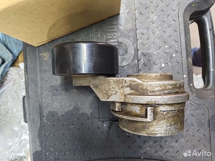 Натяжитель hyundai solaris 252812b020