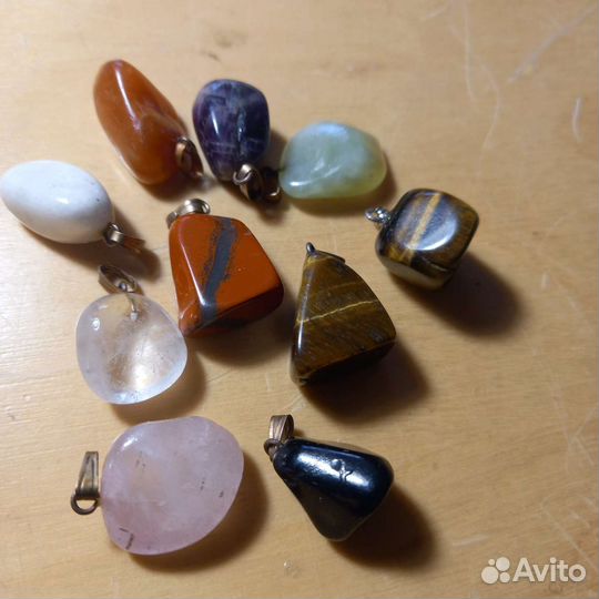 Кулоны из натурального камня раздичных цветов