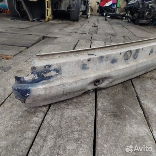 Усилитель заднего бампера bmw 7 e38