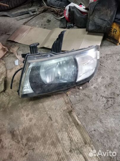 Фара левая Honda Mobilio Spike GK1