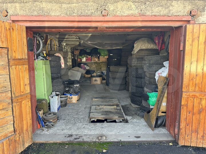 Гараж, > 30 м²