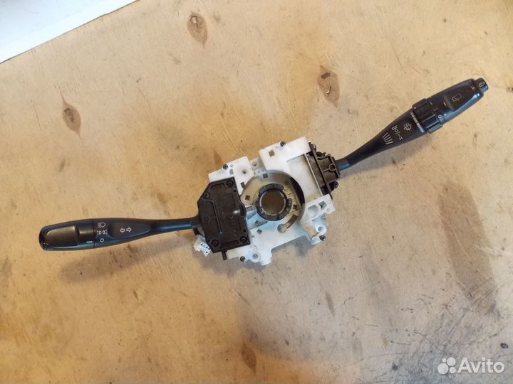 Подрулевые переключатели Mitsubishi Space Star