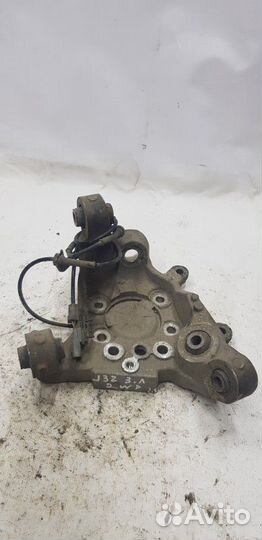 Поворотный кулак задний левый Nissan Teana J32 2.5