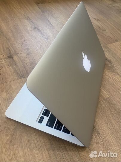 Apple MacBook Air 11