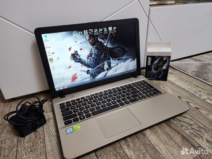 Игровой asus i3 6Th Gen,GF920MX 2Gb,озу8Gb,SSD