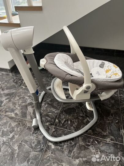 Продаю электронную качель-шезлонг Joie Serina