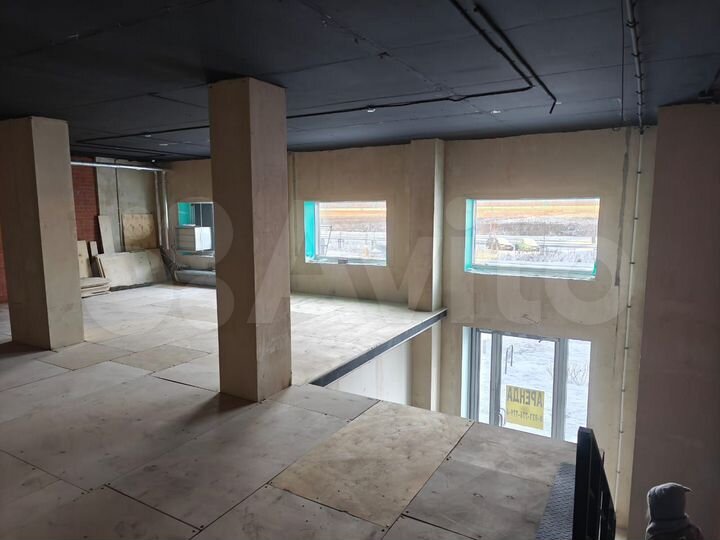 Торговая площадь на первом и втором этаже, 100 м²