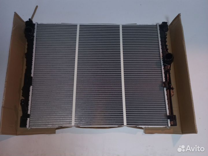 Радиатор BMW G30