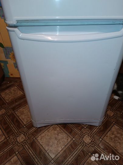 Холодильник indesit