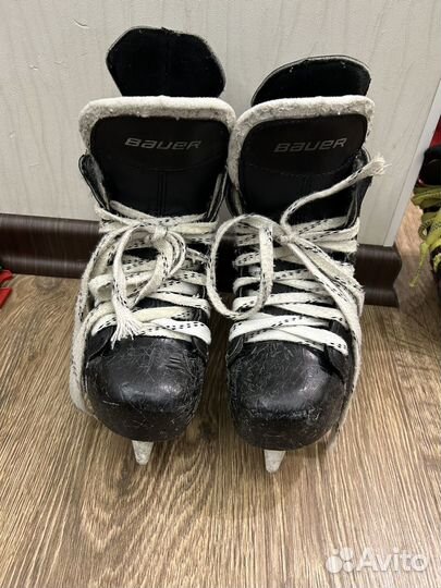 Хоккейные коньки bauer