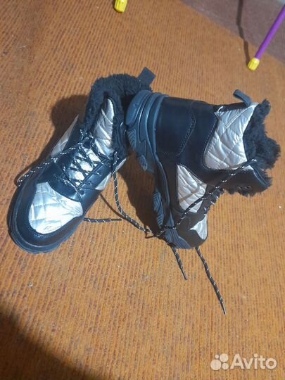 Кроссовки женские тёплые