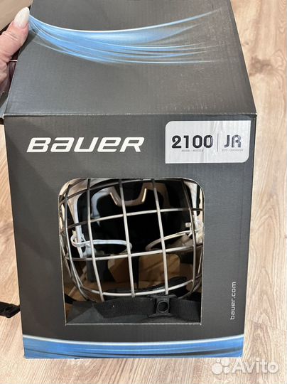 Хоккейный шлем