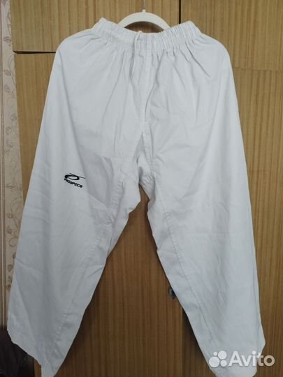 Спортивный костюм для тхэквондо