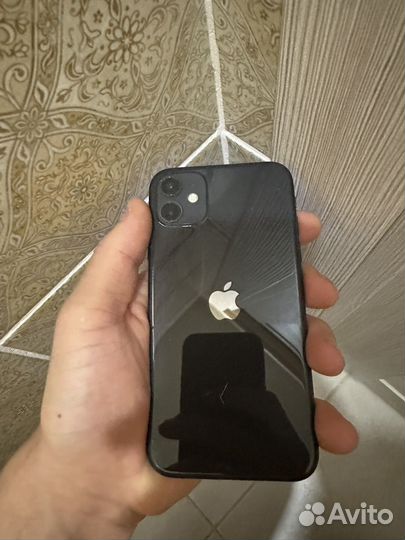 iPhone 11, 64 ГБ