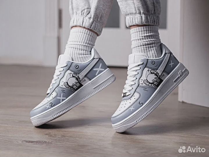 Nike Air Force 1 kaws