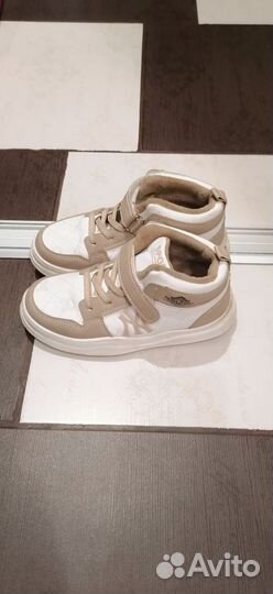 Кроссовки для девочек демисезонные 31р