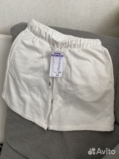 Шорты белые новые sinsay S m в стиле Zara