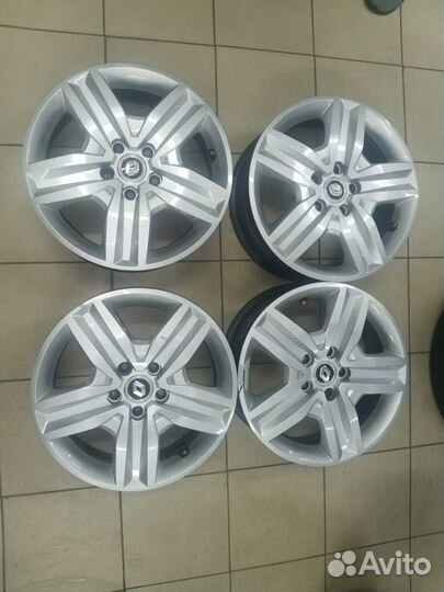 Bridgestone Dueler H/T 215/60 R17 96H