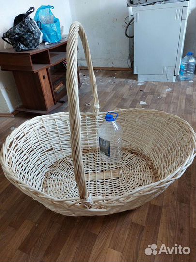 Корзина плетеная большая