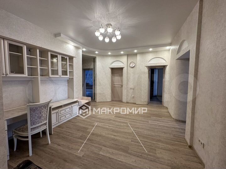 3-к. квартира, 115 м², 3/7 эт.