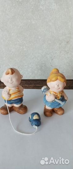 Фигурки мальчика и девочки керамика