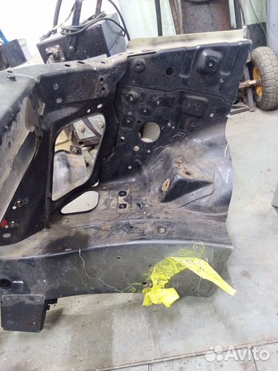 Передняя панель(телевизор) kia carnival 2008