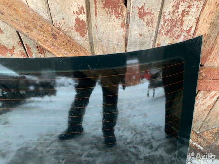 Стекло заднее Volkswagen Polo V рестайлинг 1.6