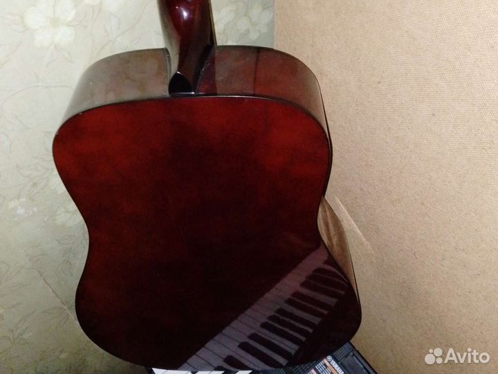 Гитара акустическая