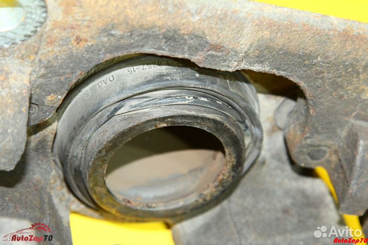 Renault Megane 2 Суппорт тормозной передний левый