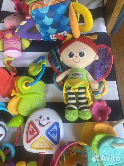 Игрушки для малышей пакетом