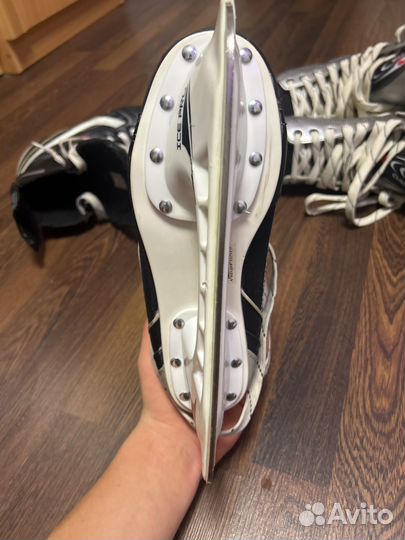 Коньки хоккейные, 39 размер