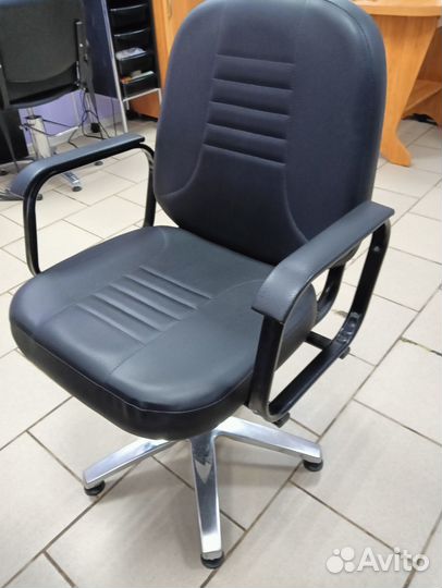 Парикмахерское кресло