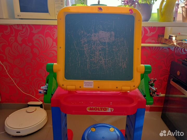 Детский столик и стульчик