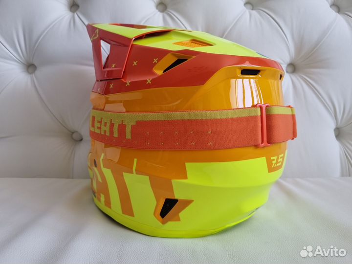 Оранж Шлем Leatt Moto 7.5 V23 Helmet Kit Citrus