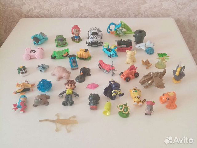 Игрушки из киндеров пакетом