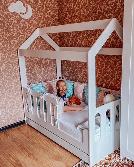 Кроватка-домик с ящиком